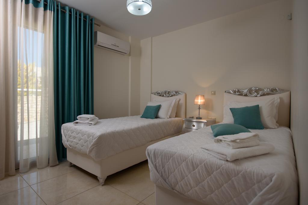 Golden Sky Villa Kamilari Ngoại thất bức ảnh