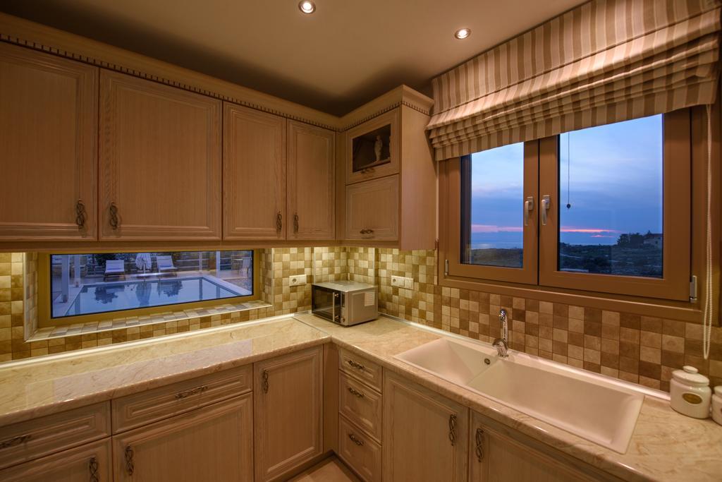 Golden Sky Villa Kamilari Ngoại thất bức ảnh